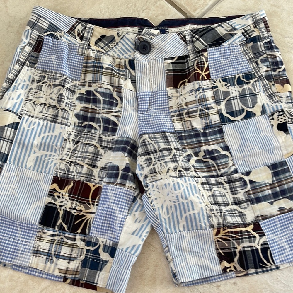 American Eagle Plaid Shorts Size 8